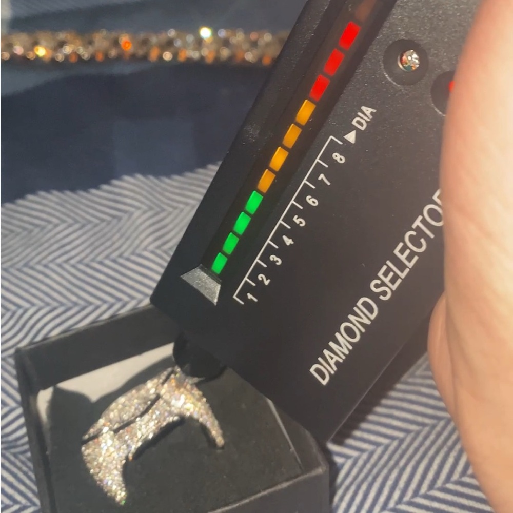 VVS1 Moissanite Cross Ring Pass Tester